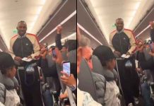 #VIDEO // Pasajeros de un avión ovacionan a Julián Quiñones en pleno vuelo tras su participación en el Mundial