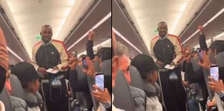 #VIDEO // Pasajeros de un avión ovacionan a Julián Quiñones en pleno vuelo tras su participación en el Mundial