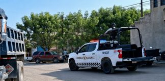Localizan a un hombre asesinado con lesiones por explosivo en Apatzingán