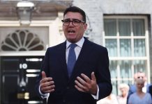 Primer ministro británico asegura que confrontará a Trump si los intereses del Reino Unido lo requieren