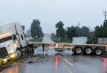 #VIDEO // Tractocamión se accidenta en la carretera Morelia–Pátzcuaro