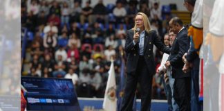 La UMSNH tiene que ser una extensión del hogar, señala Yarabí Ávila ante familiares de estudiantes de bachillerato