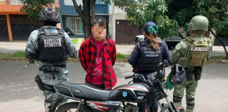 GC, GN y militares detienen a motociclista en posesión de droga en Villas del Pedregal
