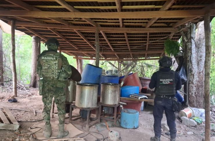 Fuerzas estatales y federales desmantelan laboratorio de drogas sintéticas en Lázaro Cárdenas