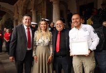 Reconoce Vicente Gómez Núñez a bomberas y bomberos en su día
