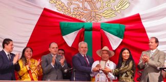 Celebra Bedolla entrega de presea a comunidades mazahuas y destaca el respeto a su autodeterminación