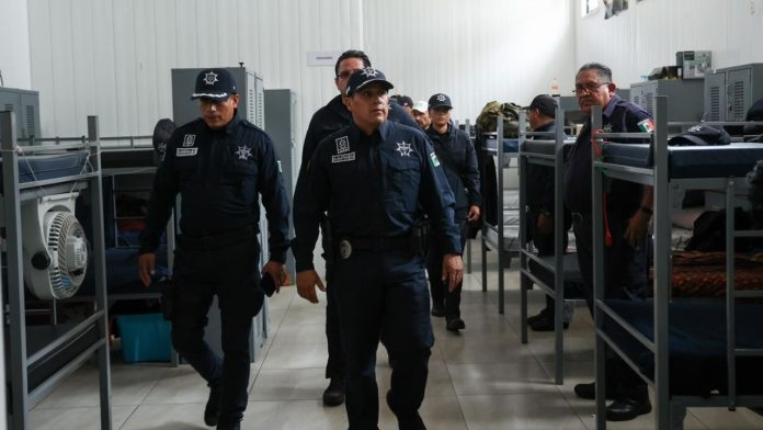 SSP entrega nuevos uniformes