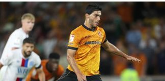 Raúl Jiménez vuelve a marcar de penal con los Wolves en la Championship