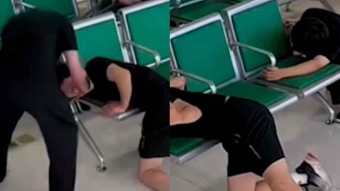 Hombre-queda-atorado-en-sillas-de-hospital