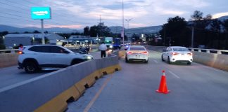 Mujer resulta herida tras choque en el Paso Superior Vehicular Independencia