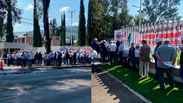 Jubilados-de-CFE-protestan-en-Morelia