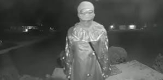 #VIDEO // “Te estoy buscando” menor disfrazado de payaso asesinó a veterano de 78 años