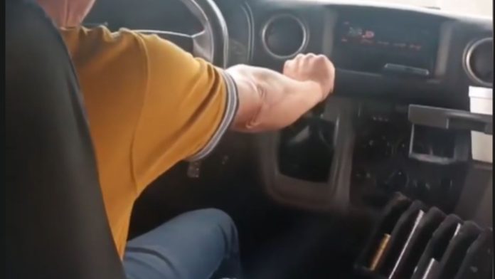 Niño tira a gatito de azotea (20)