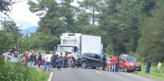 Bloquean carretera Uruapan-Paracho; exigen atención en un caso de lesiones por riña, pero no hay denuncia ante la FGE