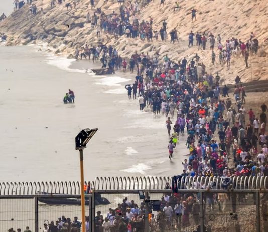 España pide ayuda de emergencia a la UE para afrontar la crisis en Ceuta