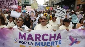 #VIDEO // Pacientes marchan en la CDMX para exigir la legalización de la eutanasia con la “Ley Trasciende”