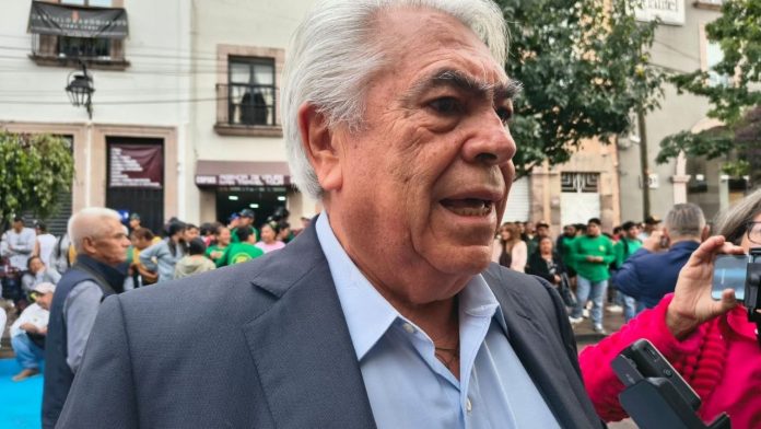 Niño tira a gatito de azotea (50)