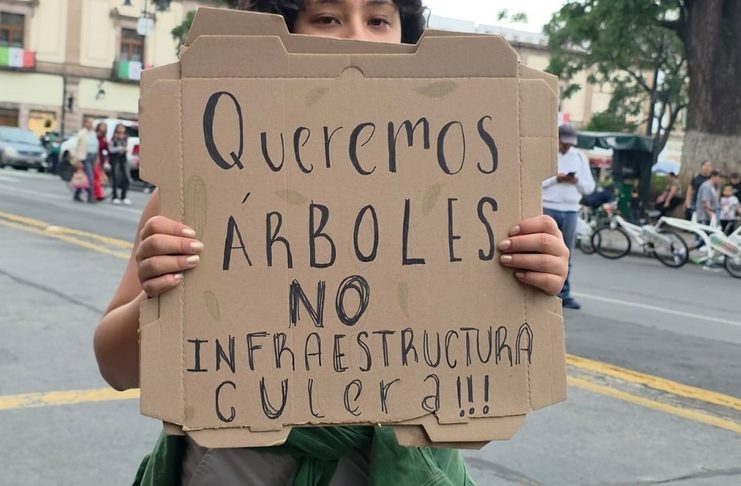 ¡Ni un peso más! Se manifiestan colectivos contra incremento a tarifa del transporte público