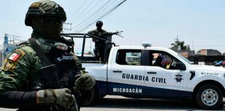 Presuntos sicarios mueren tras enfrentamiento contra la DEFENSA en La Ruana; aseguran armas y camioneta