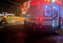 Empistolados asaltan Oxxo, en la carretera “libre” Uruapan-Pátzcuaro