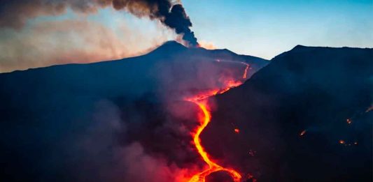 Cientos de pasajeros afectados por la erupción del Etna