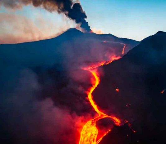 Cientos de pasajeros afectados por la erupción del Etna