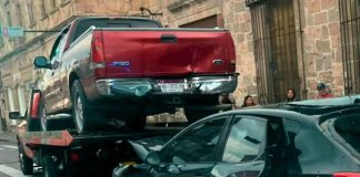 Se registra choque entre auto y camioneta en el Centro Histórico de Morelia