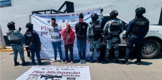 Tras persecución autoridades detienen a 3 sujetos con armamento y droga, en Zamora