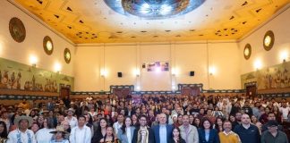 Entregan 700 instrumentos a orquestas infantiles en el municipio de Pátzcuaro