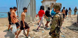 Exteriores de España afirma que los migrantes de Ceuta serán devueltos