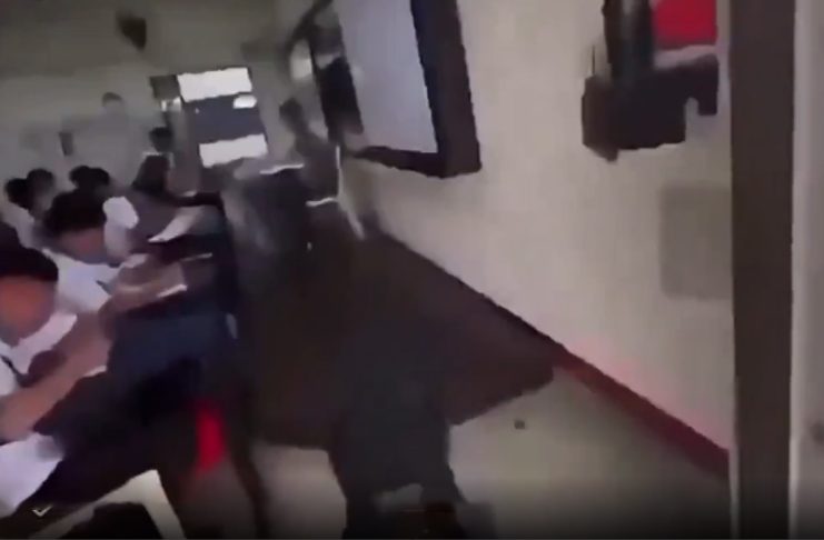 #VIDEO // Estudiante transmite en vivo un ataque armado en su escuela y deja un saldo fatal en Filipinas