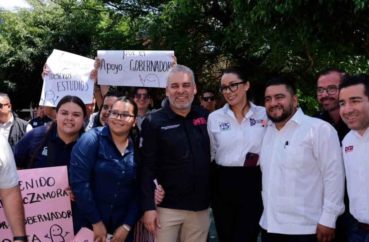 Con D4TA, docentes de prepa y universidad serán los primeros del país en recibir plan de internet gratuito: Bedolla