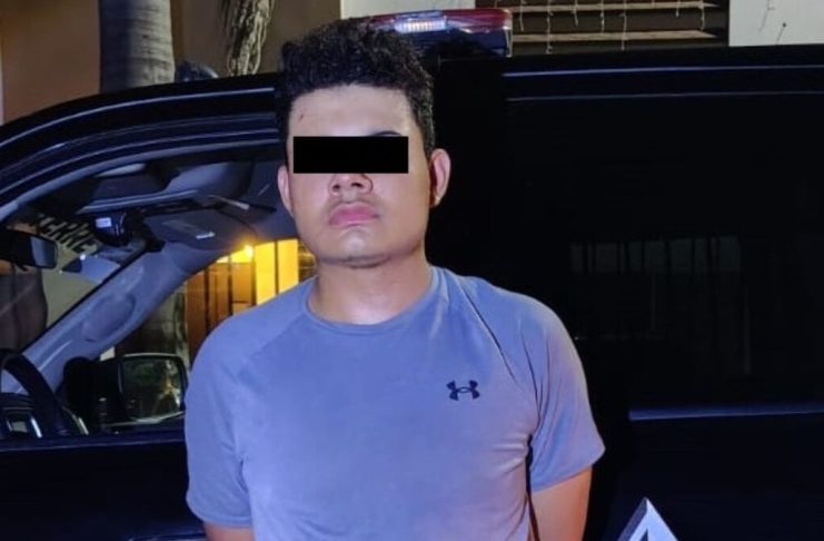 Joven golpea y amenaza de muerte a su madre por celos y falta de dinero en Monterrey