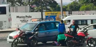 Paramédicos de IMUSA auxilian a motociclista accidentado al poniente de Morelia