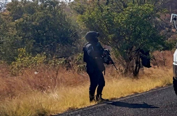 Policías repelen agresión armada en la carretera “nueva” a Acahuato