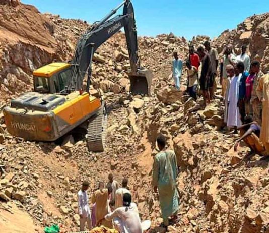 Sube a más de 100 la cifra de muertos tras derrumbe en una mina de oro en Zamboye