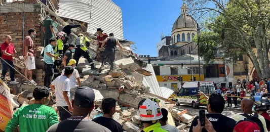 Terremoto de magnitud 7.4 en Colombia deja 224 muertos y cientos de desaparecidos