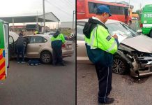 Tráiler choca contra auto y huye en la carretera La Piedad-Degollado; dos jóvenes quedan heridas