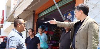 Toño Ixtláhuac supervisa obras de pavimentación en Zitácuaro