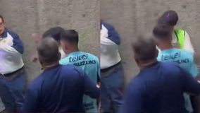 #VIDEO // Aficionado de Pumas agrede a vendedor adulto mayor durante partido