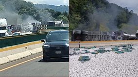 Vuelca tractocamión góndola sobre la Siglo XXI, tramo Pátzcuaro-Uruapan