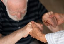 Investigadores piden más recursos en el Día Mundial del Alzheimer