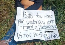 #VIDEO// Encuentran cadáver de mujer junto a narcocartel; FGE señala disputa territorial de grupo delictivos