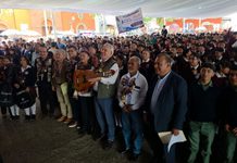 Pide alcalde de Paracho que enseñanza de guitarra sea materia en nivel básico en Michoacán y México
