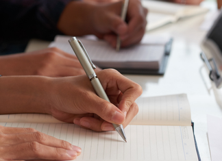 España retrocede un curso escolar en lectura, matemáticas y ciencias