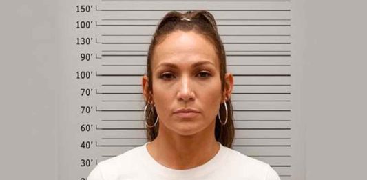 ¿Detuvieron a Jennifer Lopez? Mujer arrestada en Estados Unidos causa furor por su impresionante parecido con JLo