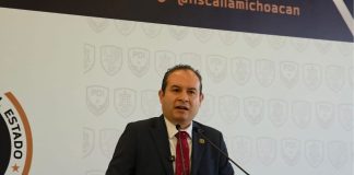 ¿Uno o dos celulares? FGE espera dispositivos de Carlos Manzo para analizar su WhatsApp