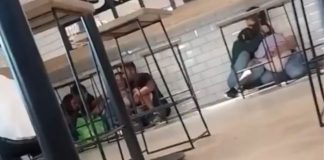 #VIDEO // ¡Al suelo! Clientes se esconden bajo las mesas durante asalto a panadería en Ixtapaluca