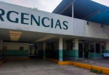 Comerciante es asesinada a balazos afuera de su domicilio en Lázaro Cárdenas