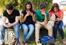¿Tus hijos usan demasiado el celular? Esto piensa la mayoría de los mexicanos sobre las redes sociales